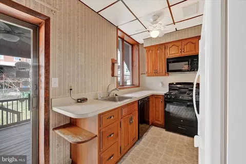 Kitchen - 1200 Weldon Ave, Baltimore, MD 21211 photo 3 of 3