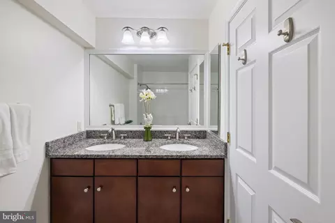 100 Harborview Dr #910, Baltimore, MD 21230 photo 22