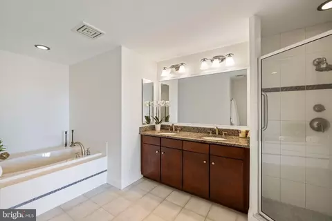 100 Harborview Dr #910, Baltimore, MD 21230 photo 13