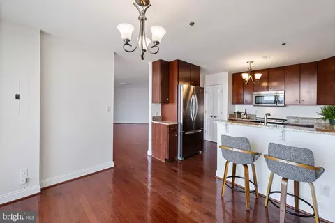 100 Harborview Dr #910, Baltimore, MD 21230 photo 9