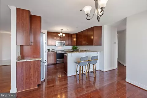 100 Harborview Dr #910, Baltimore, MD 21230 photo 6