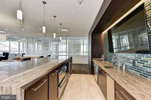 100 Harborview Dr #910, Baltimore, MD 21230 photo 35