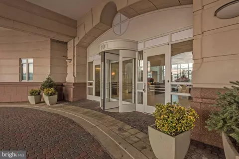 100 Harborview Dr #910, Baltimore, MD 21230 photo 44