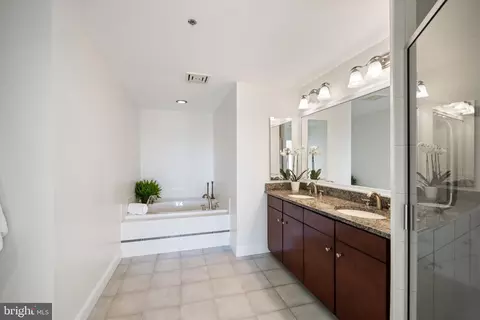 100 Harborview Dr #910, Baltimore, MD 21230 photo 11