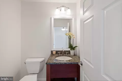 100 Harborview Dr #910, Baltimore, MD 21230 photo 24
