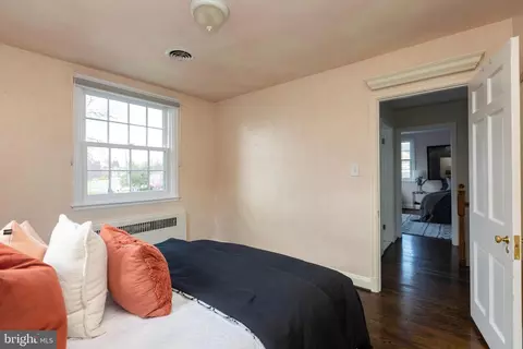 Bedroom - 331 Broxton Rd, Baltimore, MD 21212 photo 9 of 11