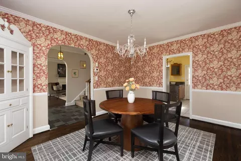 Dining - 331 Broxton Rd, Baltimore, MD 21212 photo 1 of 3
