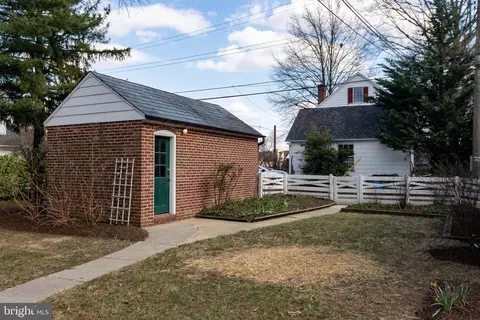 Exterior - 331 Broxton Rd, Baltimore, MD 21212 photo 6 of 8