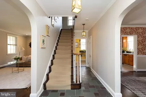 Entry Way - 331 Broxton Rd, Baltimore, MD 21212 photo 2 of 3