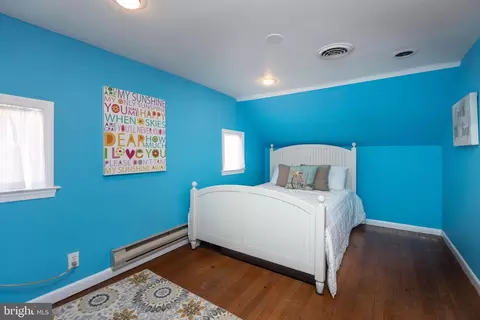Bedroom - 331 Broxton Rd, Baltimore, MD 21212 photo 10 of 11