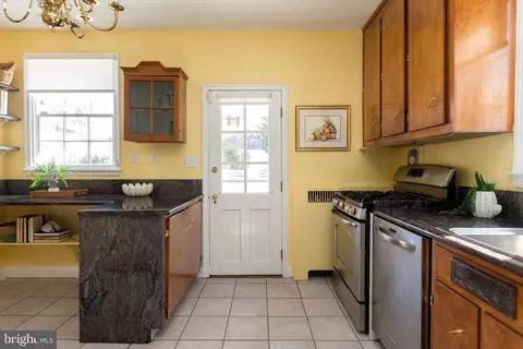Kitchen - 331 Broxton Rd, Baltimore, MD 21212 photo 2 of 2