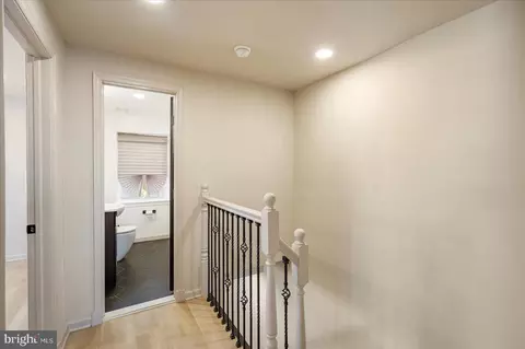 Entry Way - 5440 Nelson Ave, Baltimore, MD 21215 photo 5 of 6