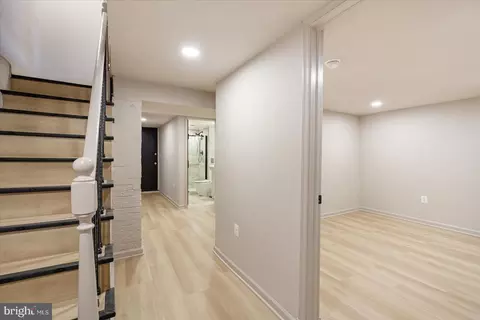 Entry Way - 5440 Nelson Ave, Baltimore, MD 21215 photo 3 of 6
