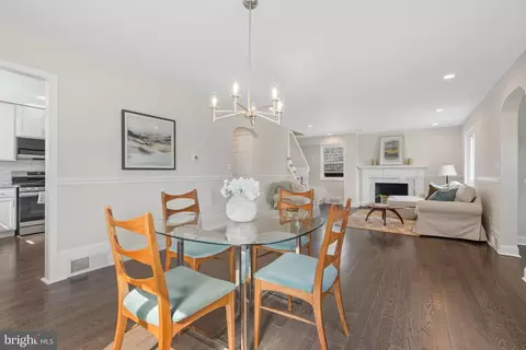Dining - 4002 Glen Ave, Baltimore, MD 21215 photo 2 of 3