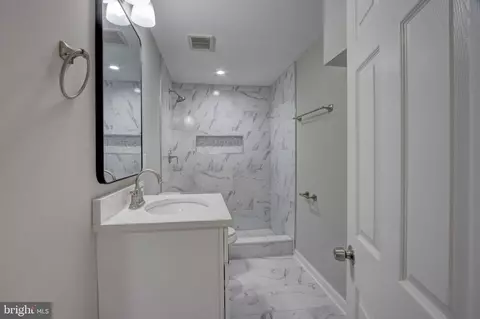 Bath - 3604 Greenmount Ave, Baltimore, MD 21218 photo 4 of 4