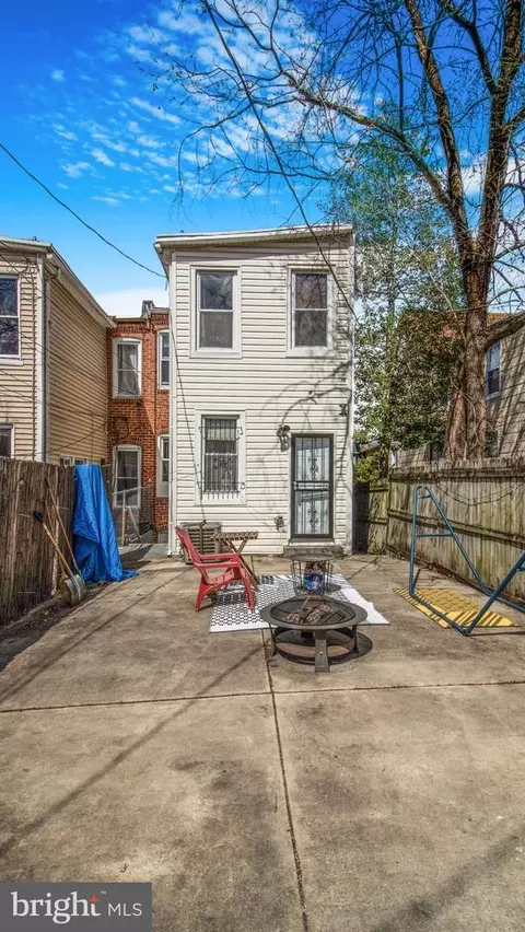 Exterior - 619 E 38th St E, Baltimore, MD 21218 photo 2 of 8