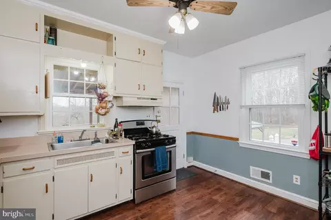 3403 Parkside Dr, Baltimore, MD 21214 photo 9