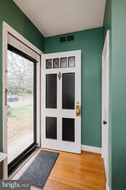 3403 Parkside Dr, Baltimore, MD 21214 photo 2