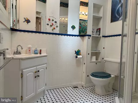 Bath - 1804 Light St, Baltimore, MD 21230 photo 2 of 4