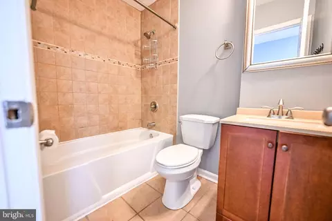 Bath - 6 N Luzerne Ave, Baltimore, MD 21224 photo 3 of 6