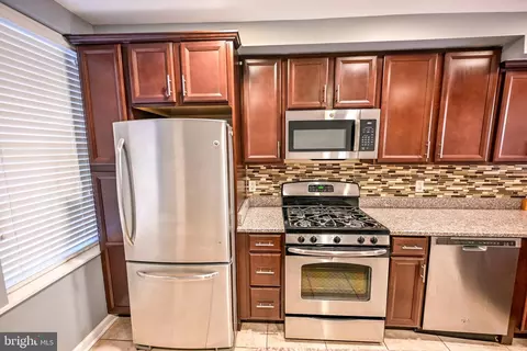 Kitchen - 6 N Luzerne Ave, Baltimore, MD 21224 photo 2 of 4