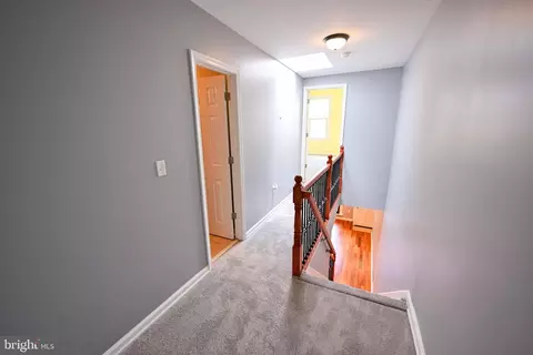 Entry Way - 6 N Luzerne Ave, Baltimore, MD 21224 photo 3 of 6