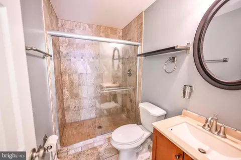 Bath - 6 N Luzerne Ave, Baltimore, MD 21224 photo 2 of 6