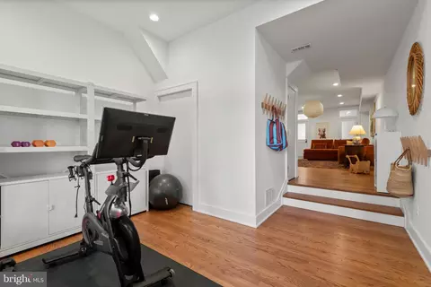 Entry Way - 3729 Elm Ave, Baltimore, MD 21211 photo 1 of 1
