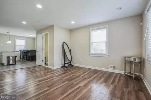 Entry Way - 5801 Cedonia Ave, Baltimore, MD 21206 photo 4 of 6