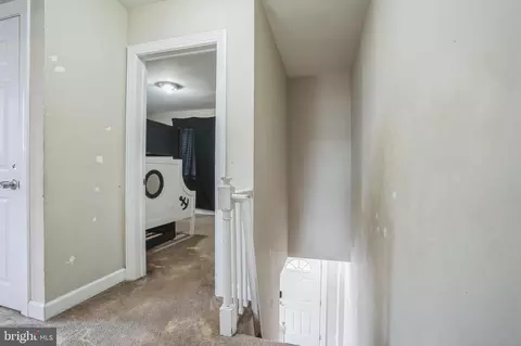 Entry Way - 5801 Cedonia Ave, Baltimore, MD 21206 photo 5 of 6
