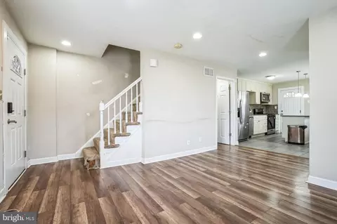 Entry Way - 5801 Cedonia Ave, Baltimore, MD 21206 photo 3 of 6