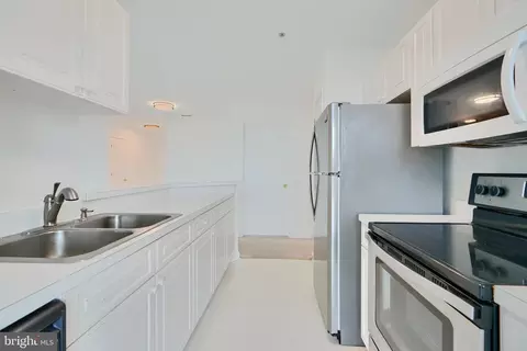 100 Harborview Dr #609, Baltimore, MD 21230 photo 10