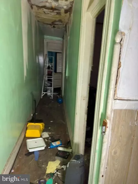 Entry Way - 1729 W North Ave, Baltimore, MD 21217 photo 8 of 8