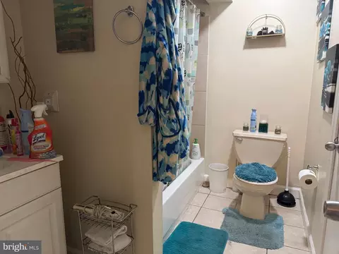Bath - 2000 Brunt St, Baltimore, MD 21217 photo 1 of 1