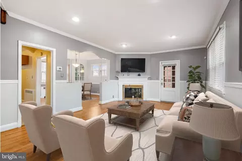 3701 Dennlyn Rd, Baltimore, MD 21215 photo 3
