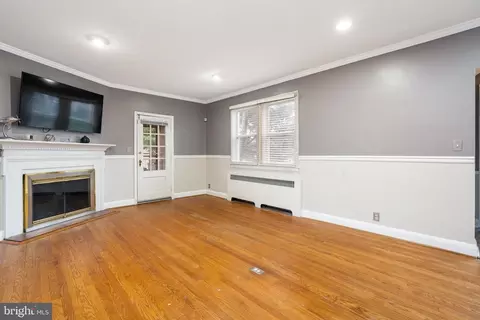 3701 Dennlyn Rd, Baltimore, MD 21215 photo 8