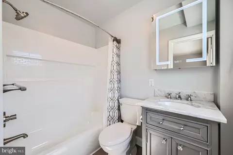 Bath - 1617 Winford Rd, Baltimore, MD 21239 photo 1 of 3