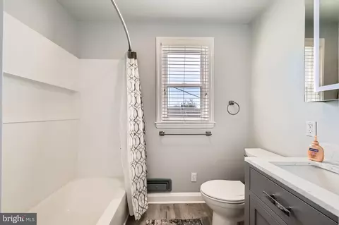 Bath - 1617 Winford Rd, Baltimore, MD 21239 photo 2 of 3