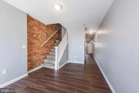 Entry Way - 2110 E Hoffman St, Baltimore, MD 21213 photo 2 of 5