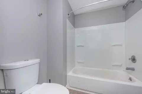Entry Way - 2110 E Hoffman St, Baltimore, MD 21213 photo 5 of 5