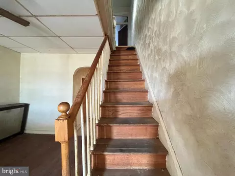 Entry Way - 2604 E Hoffman St, Baltimore, MD 21213 photo 2 of 4