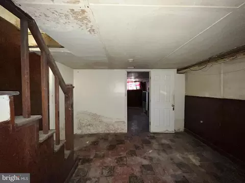 Entry Way - 2604 E Hoffman St, Baltimore, MD 21213 photo 3 of 4