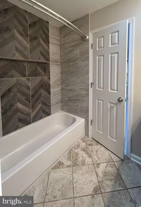 Bath - 820 S Paca St, Baltimore, MD 21230 photo 1 of 3