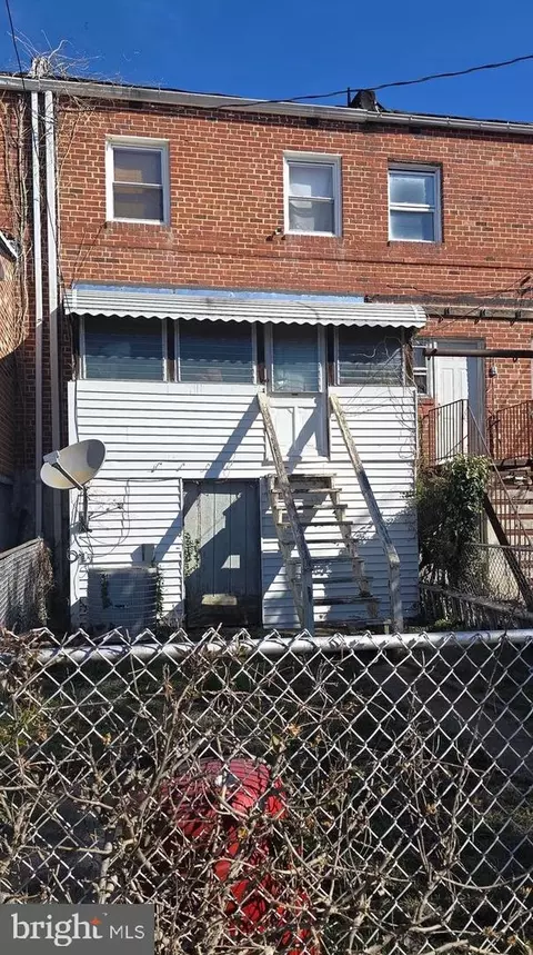 4103 Glenhunt Rd, Baltimore, MD 21229 photo 3
