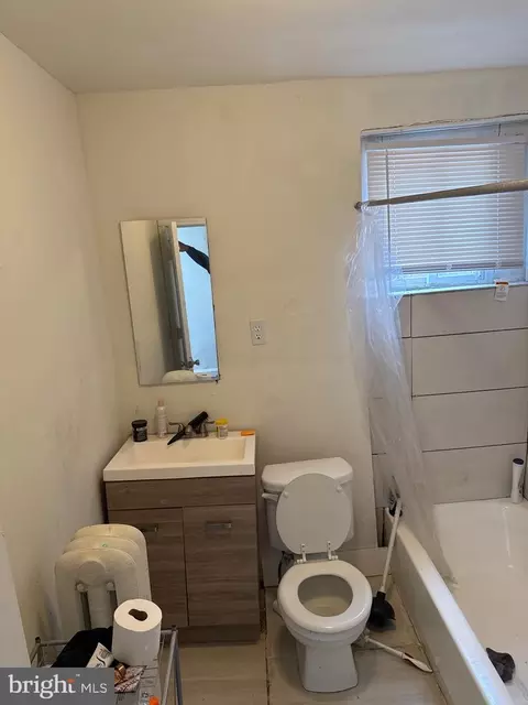 Bath - 3137 Baker St, Baltimore, MD 21216 photo 1 of 2