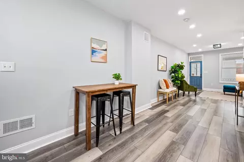 Entry Way - 1204 Cox St, Baltimore, MD 21211 photo 3 of 5