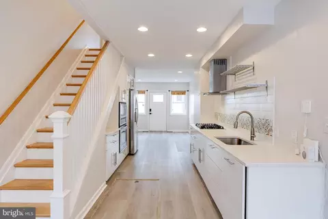 Entry Way - 622 Archer St, Baltimore, MD 21230 photo 3 of 8