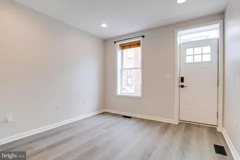 Living - 622 Archer St, Baltimore, MD 21230 photo 1 of 3