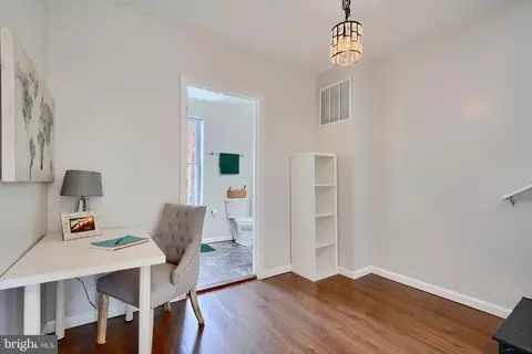 Entry Way - 2242 E Fairmount Ave, Baltimore, MD 21231 photo 3 of 4
