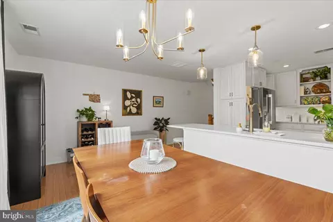 Dining - 2409 Boston St, Baltimore, MD 21224 photo 3 of 3